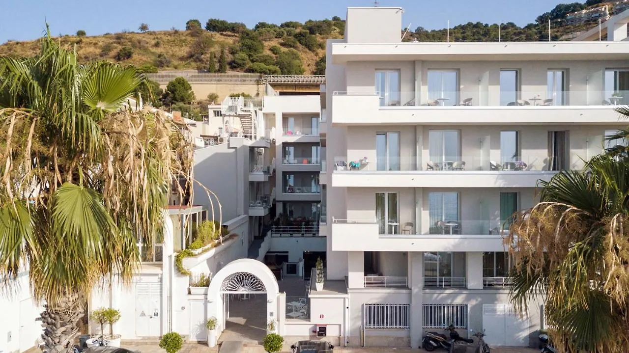 לטויאני Albatros Beach Hotel איטליה